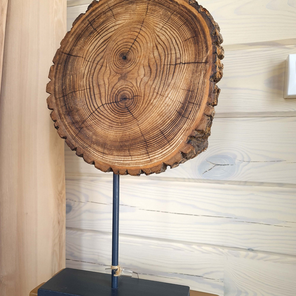 WOOD CUT ON A STAND (KR041) WOOD CUT ON A STAND (KR041)