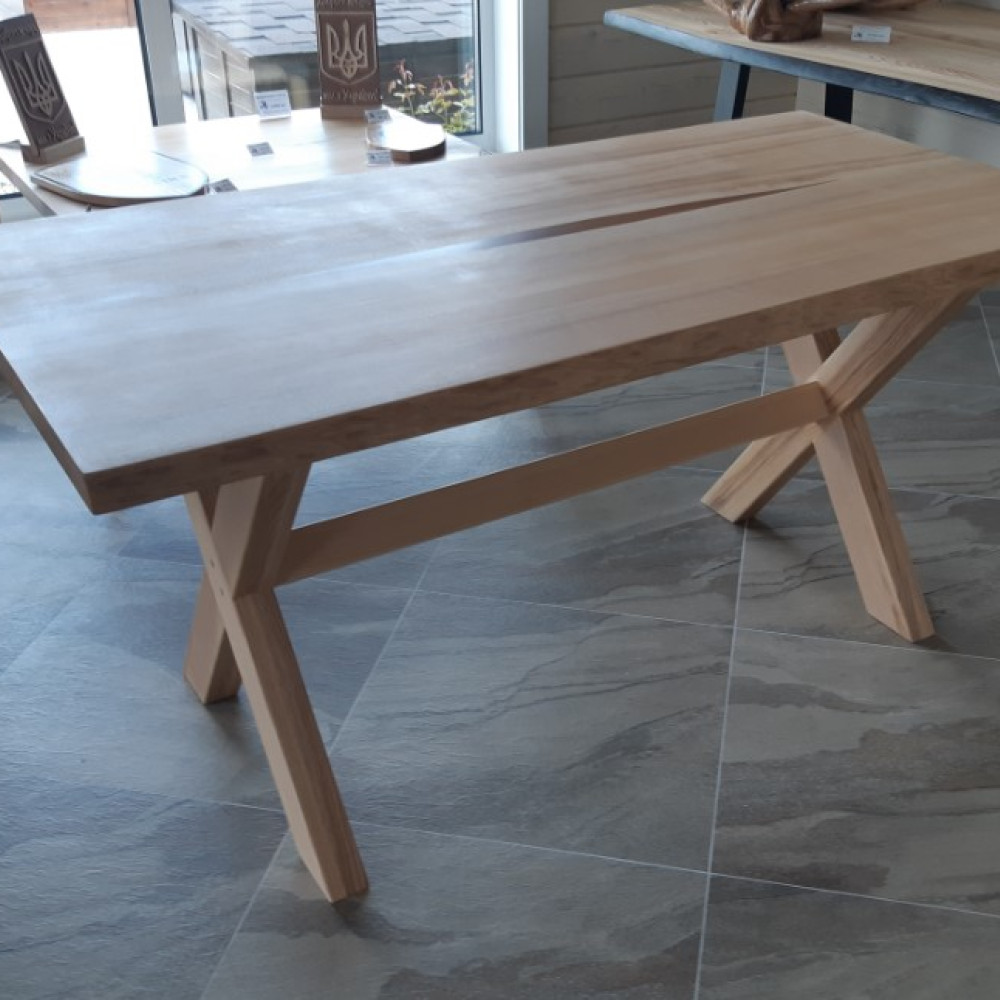 DINING TABLE CLEFT