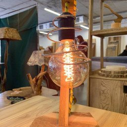 LAMP ON STAND KR041