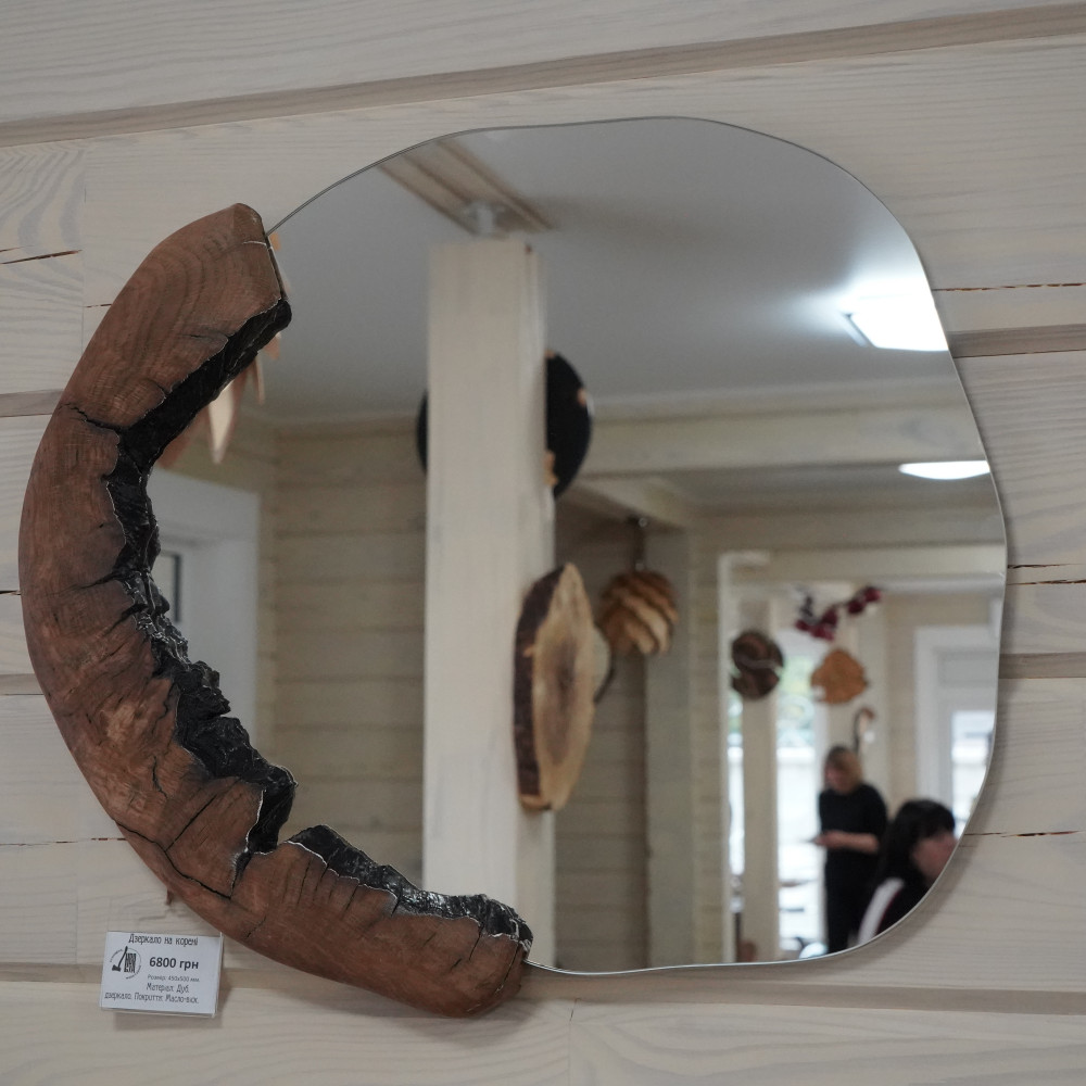 MIRROR OF SOLID OAK